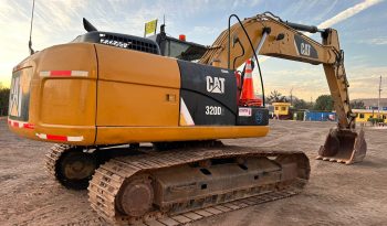 Excavadora Caterpillar Modelo 320 D2 Año 2015 lleno