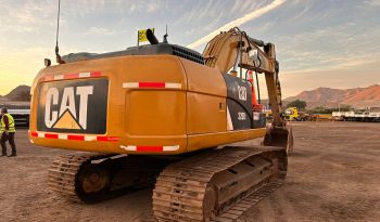 Excavadora Caterpillar Modelo 320 D2 Año 2015 lleno