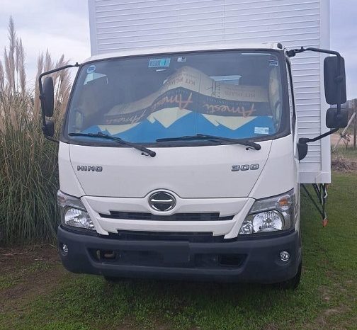 Hino Año 2022 Modelo XZU-917 Carga General lleno